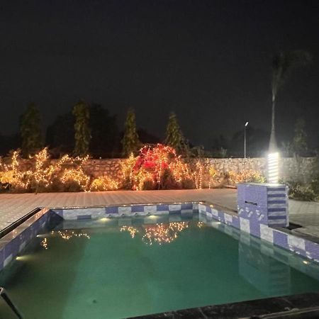 Entire Farm And Pool For Holi Party 3Bhk With Very Big Hall Gurgaon Exterior photo