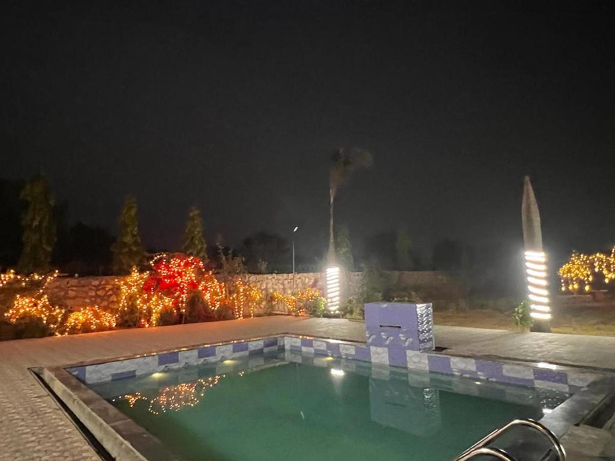 Entire Farm And Pool For Holi Party 3Bhk With Very Big Hall Gurgaon Exterior photo